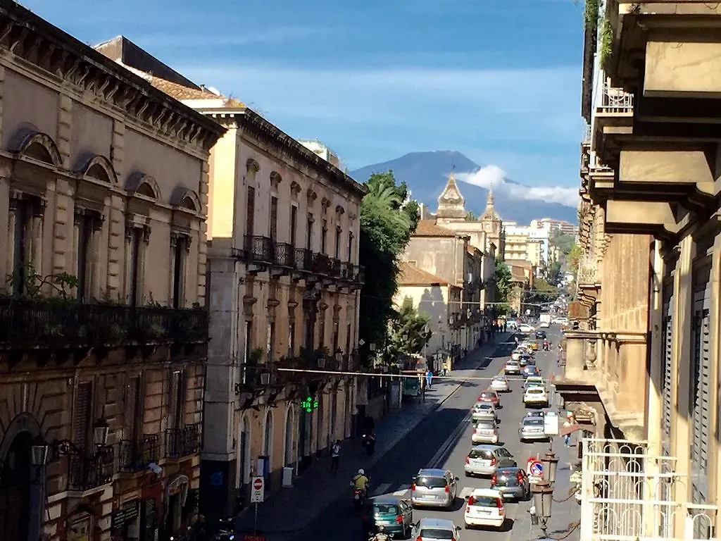 Etnea 454 Catania Luxury Rooms 3*,